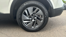 Nissan Qashqai 1.3 DiG-T MH Acenta Premium 5dr Petrol Hatchback